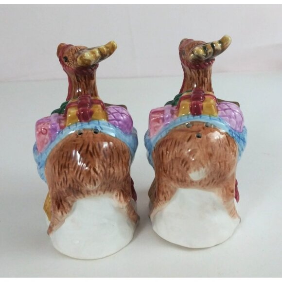 Vintage The Season's Collection Reindeer Carrying Presents Salt & Pepper Shakers - Picture 4 of 7